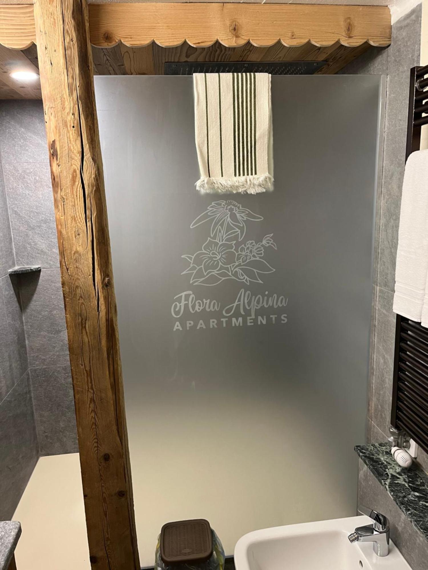 Flora Alpina Apartments-Residenza Verdebjo Gressoney-Saint-Jean Εξωτερικό φωτογραφία